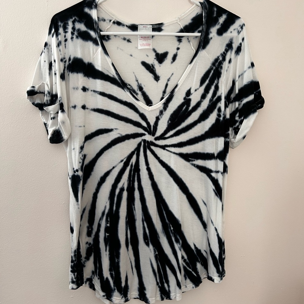 Dark Blue and White Tie-Dye 🎉